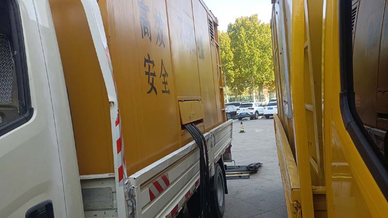 梁子湖如何判断柴油发电机组和UPS电源的切换时间是否符合要求？